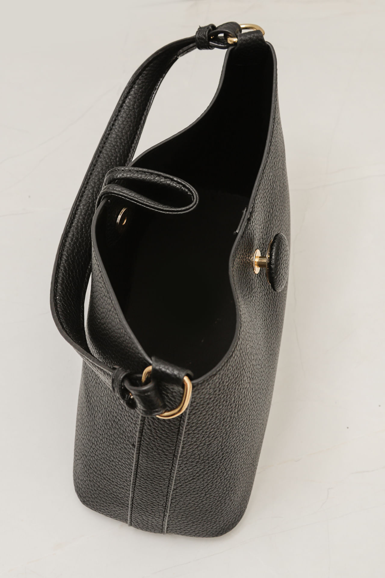 9035892 - Bolsa Alça Fecho Botão PRETO 9035892 - Bolsa Alça Fecho Botão PRETO