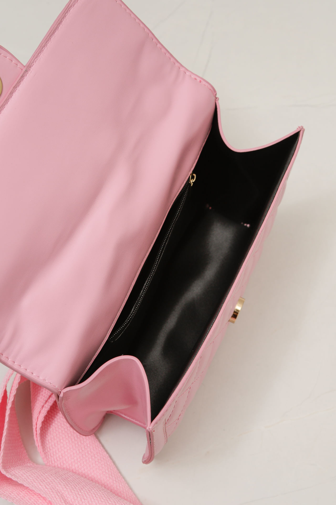 9035973 - Bolsa Clássica Flap Correntes Elos ROSA 9035973 - Bolsa Clássica Flap Correntes Elos ROSA