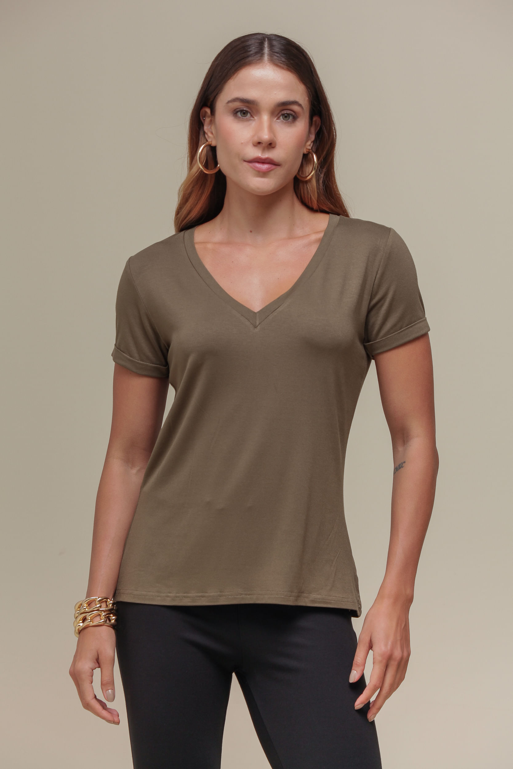 9036552 - Camiseta Basic Decote V VERDE OLIVA 9036552 - Camiseta Basic Decote V VERDE OLIVA - Imagem 2