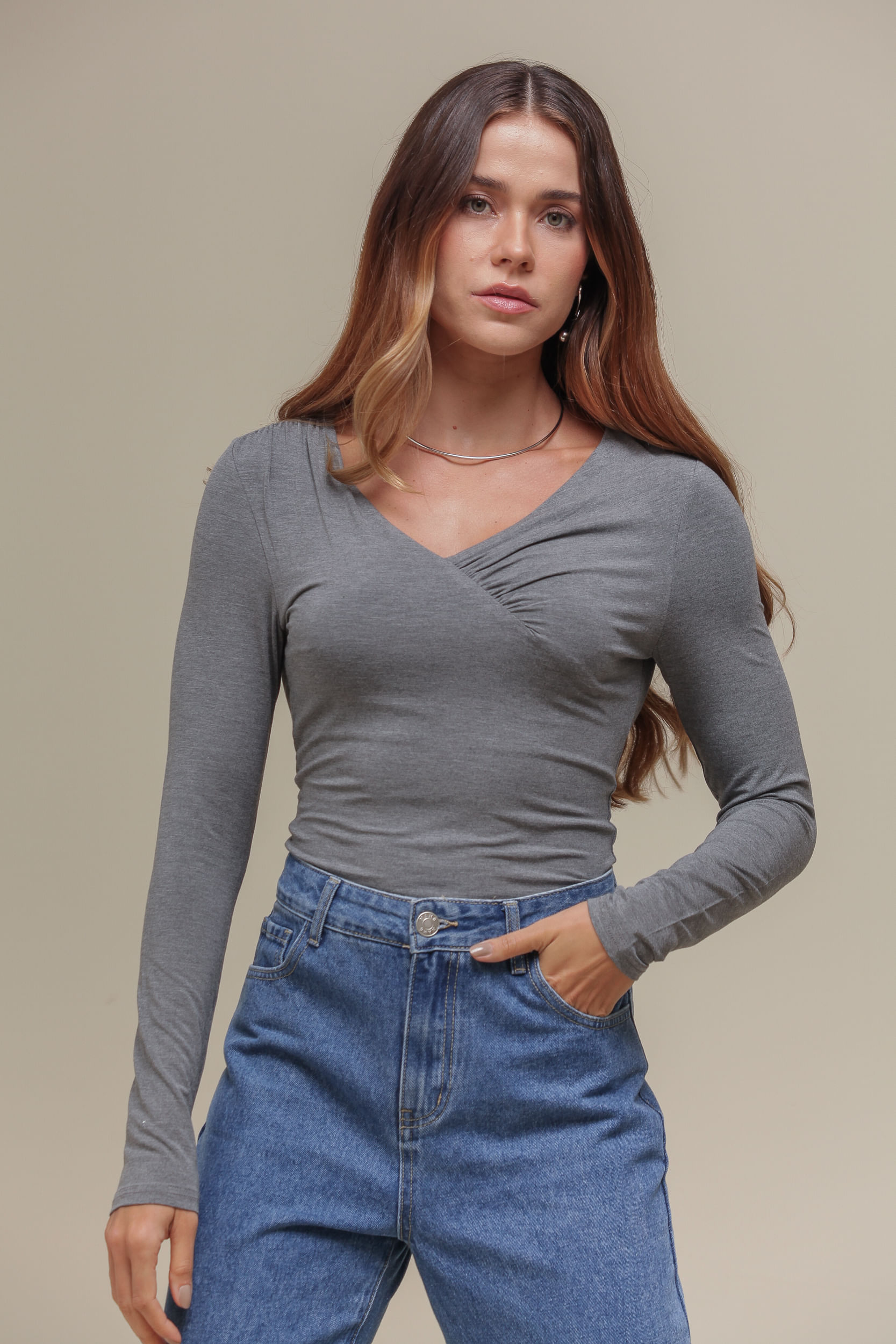 9036785 - Blusa Manga Longa Detalhe Franzido Busto  MESCLA