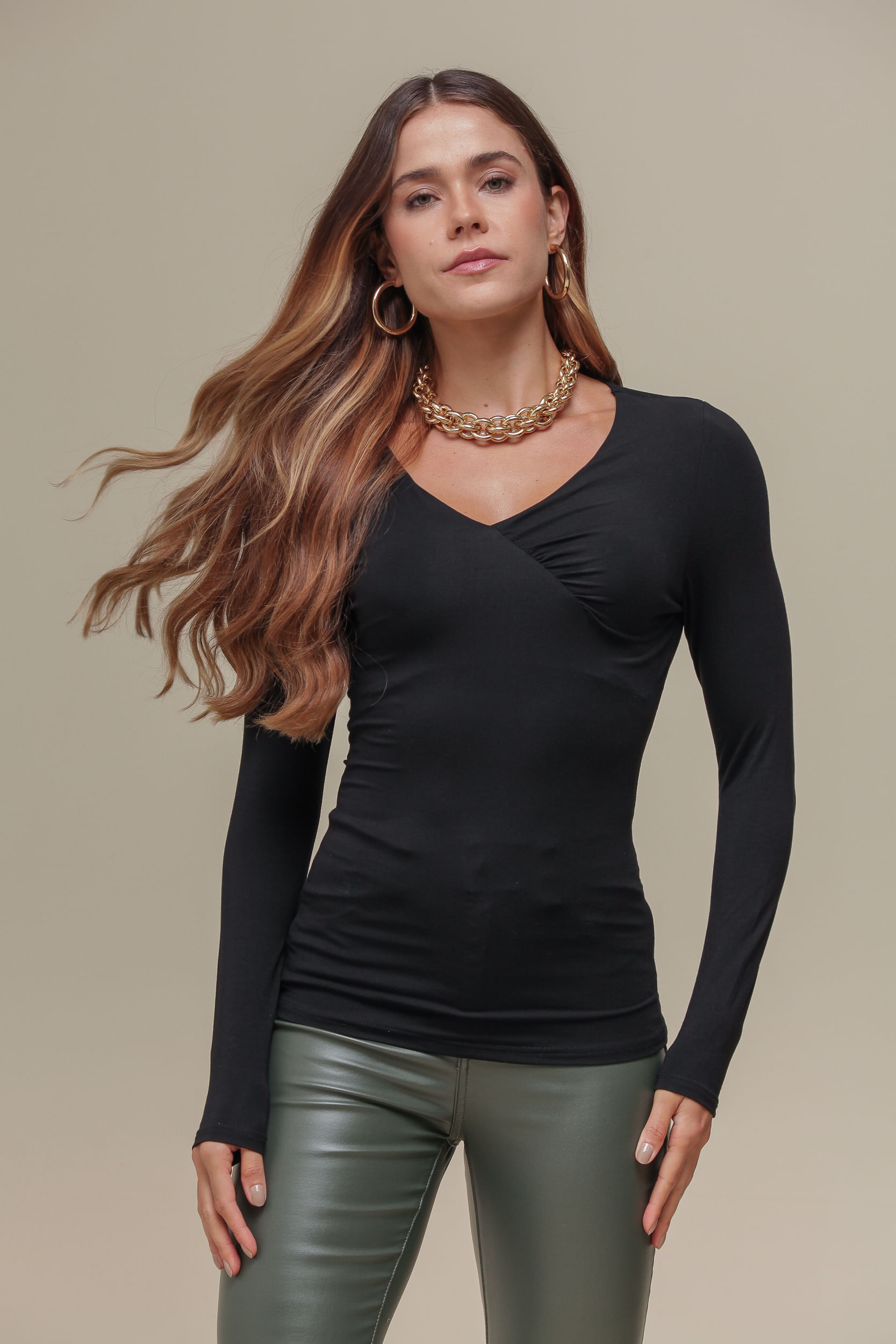 9036785 - Blusa Manga Longa Detalhe Franzido Busto PRETO 9036785 - Blusa Manga Longa Detalhe Franzido Busto PRETO
