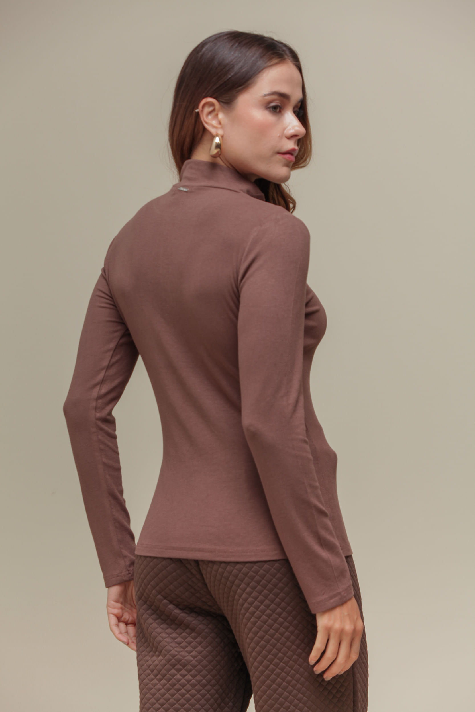 9036605 - Blusa Manga Longa Canelada com Zíper MARROM 9036605 - Blusa Manga Longa Canelada com Zíper MARROM
