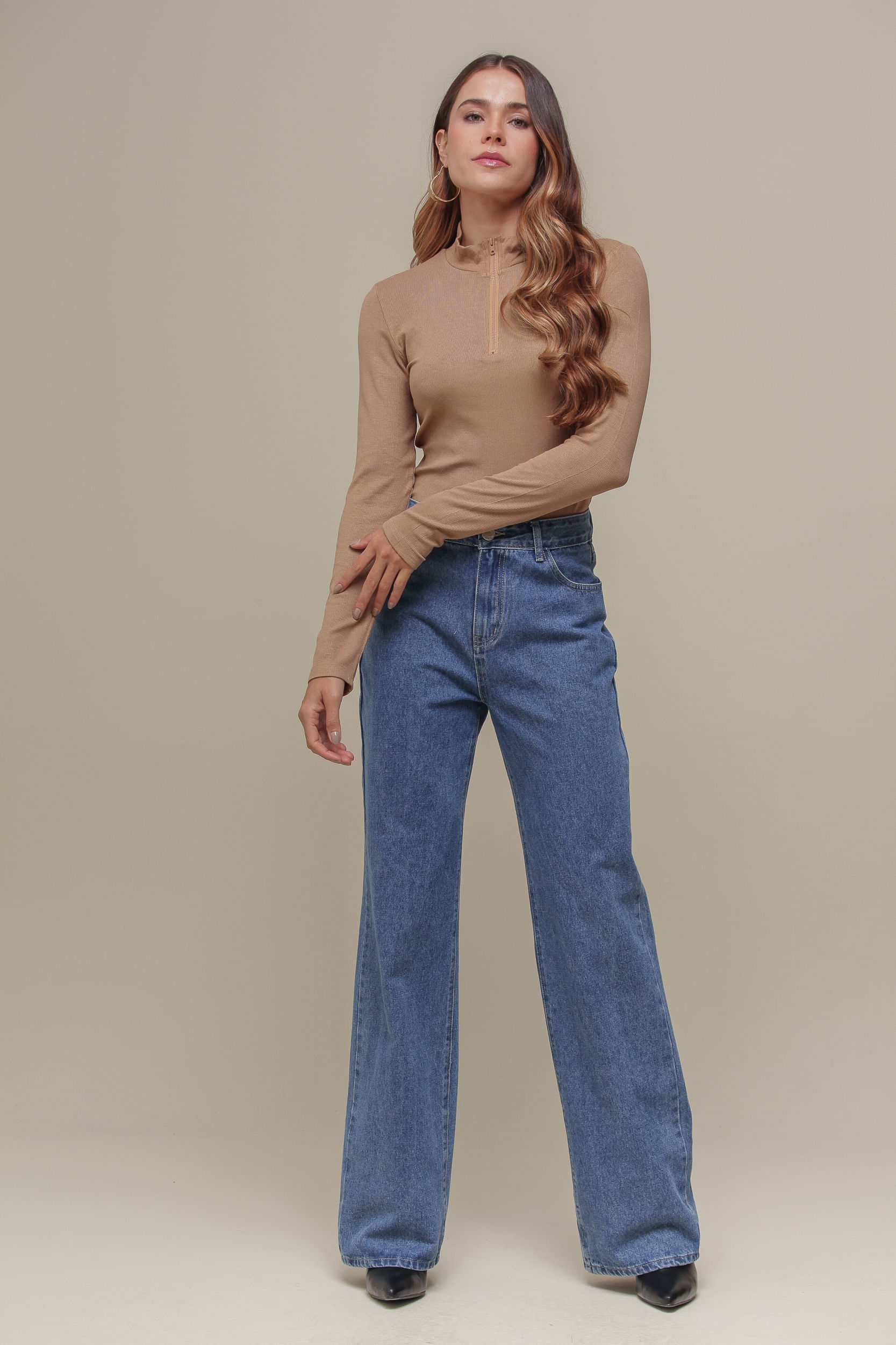 9036605 - Blusa Manga Longa Canelada com Zíper BEGE 9036605 - Blusa Manga Longa Canelada com Zíper BEGE