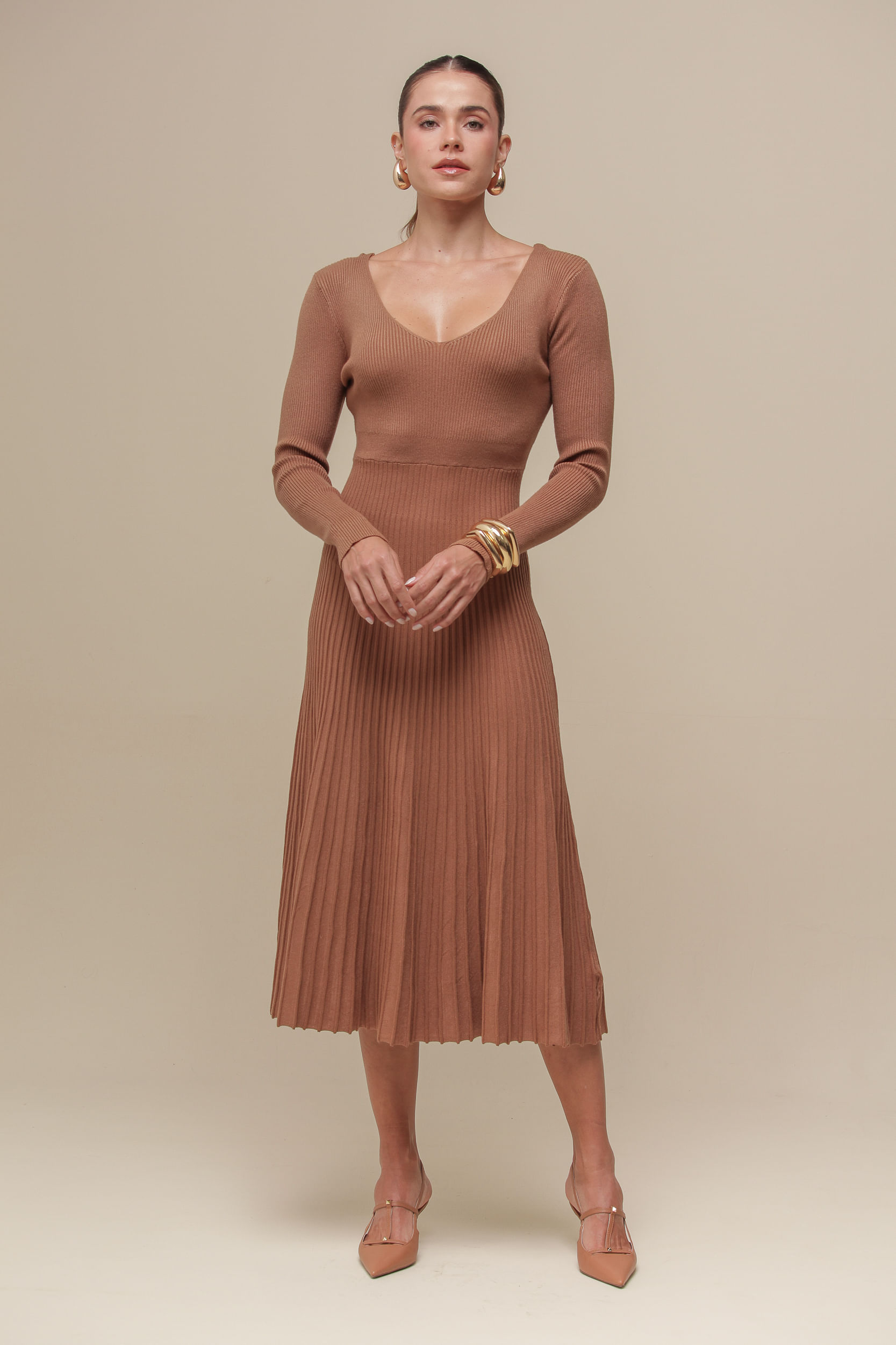9036570 - Vestido Tricô Midi Decote V  CARAMELO