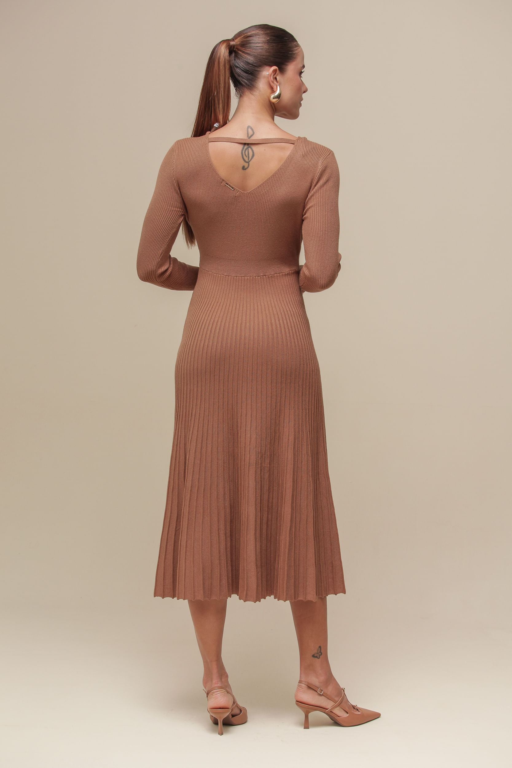 9036570 - Vestido Tricô Midi Decote V  CARAMELO