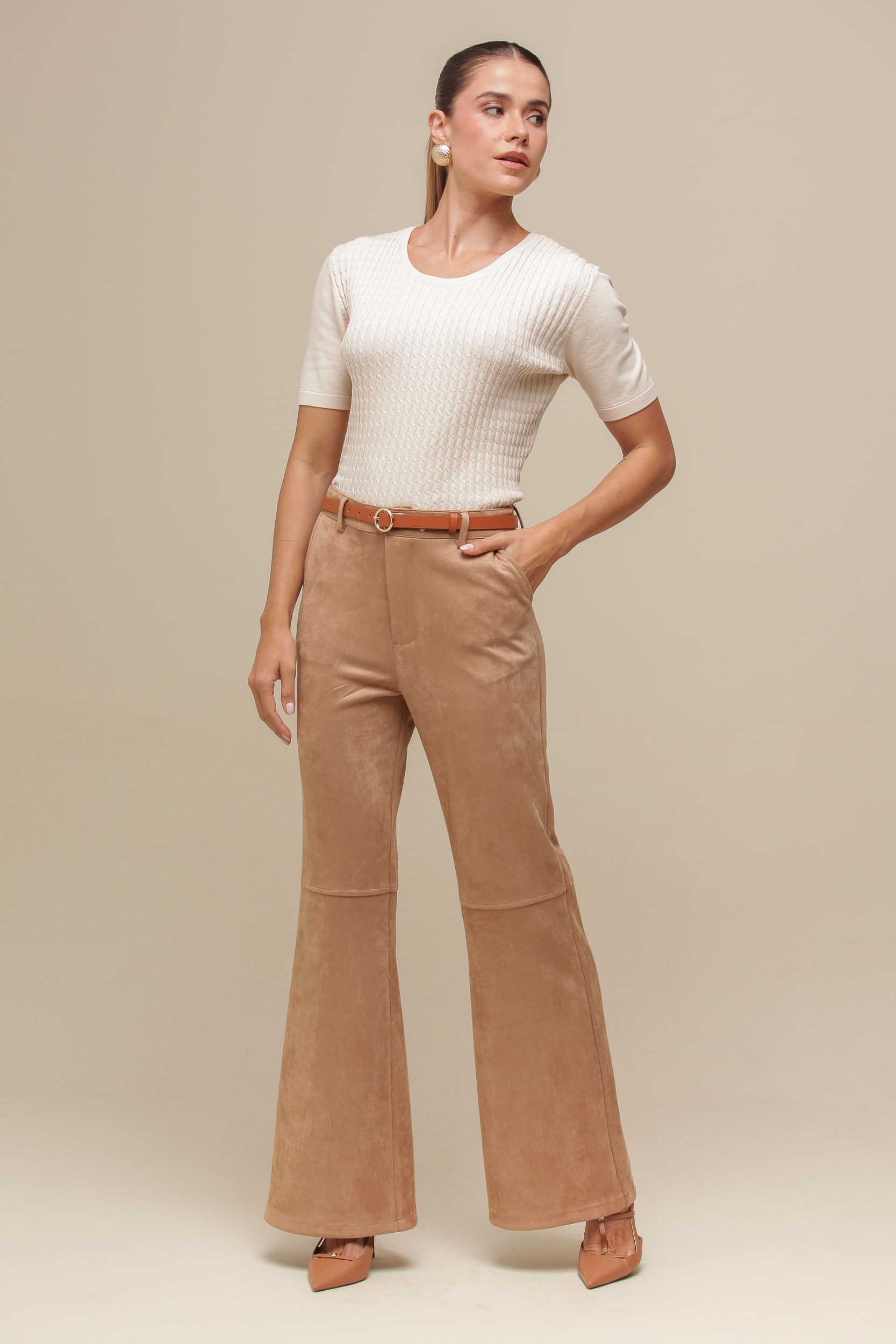 9036802 - Calça Pantalona de Suede  BEGE