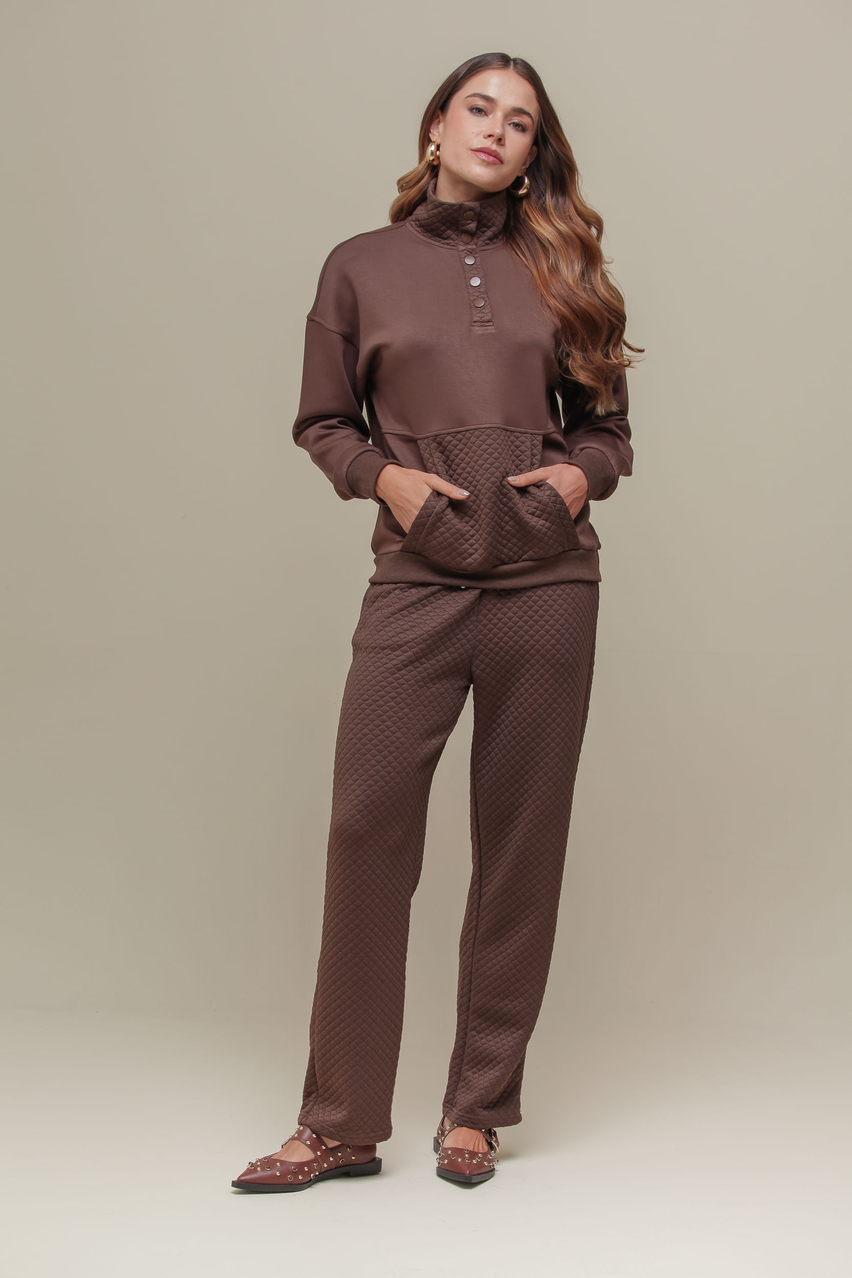 9036781 - Blusa Moletom Detalhe Matelassê MARROM 9036781 - Blusa Moletom Detalhe Matelassê MARROM