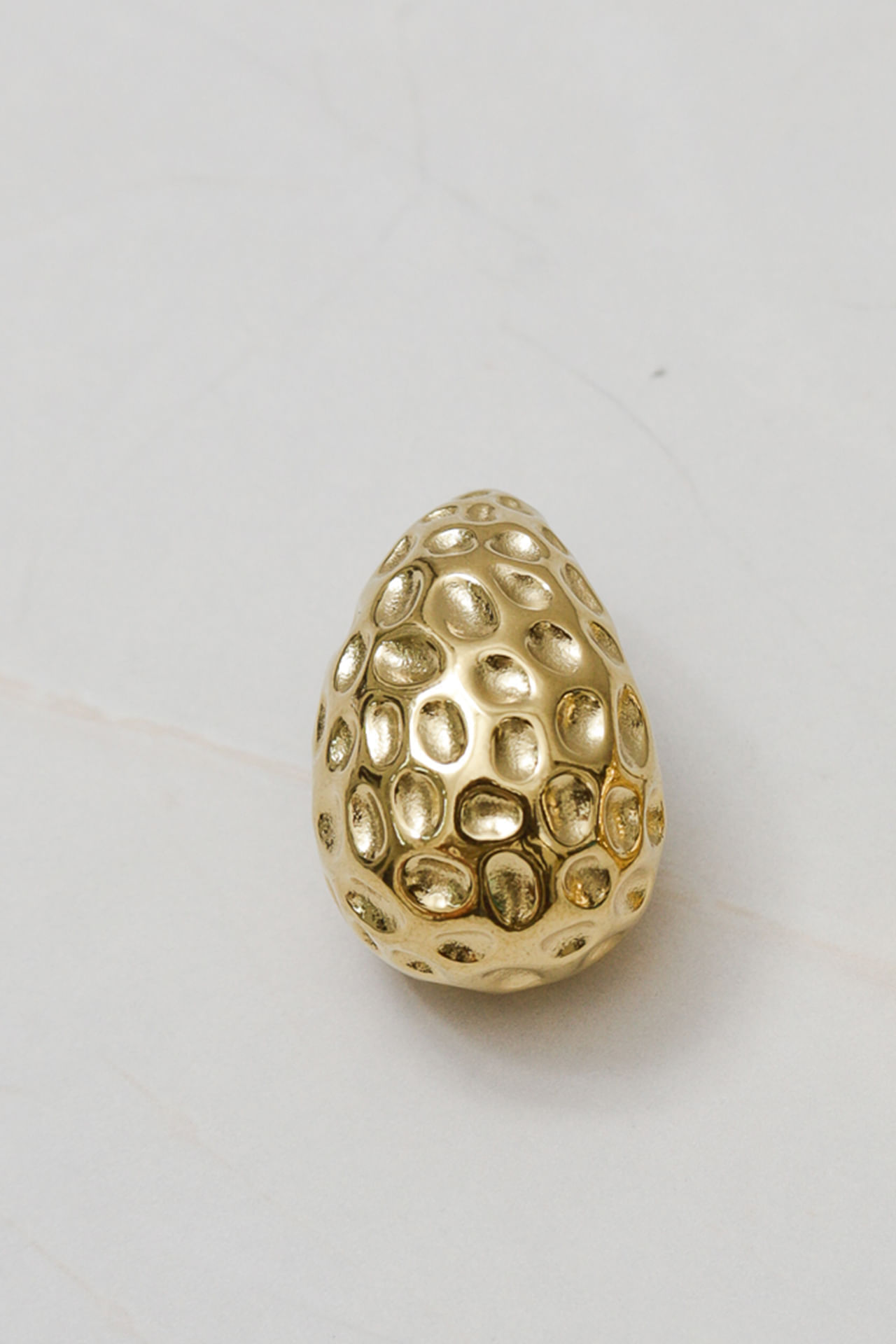 9036685 - Brinco Meia Gota Amassado  DOURADO
