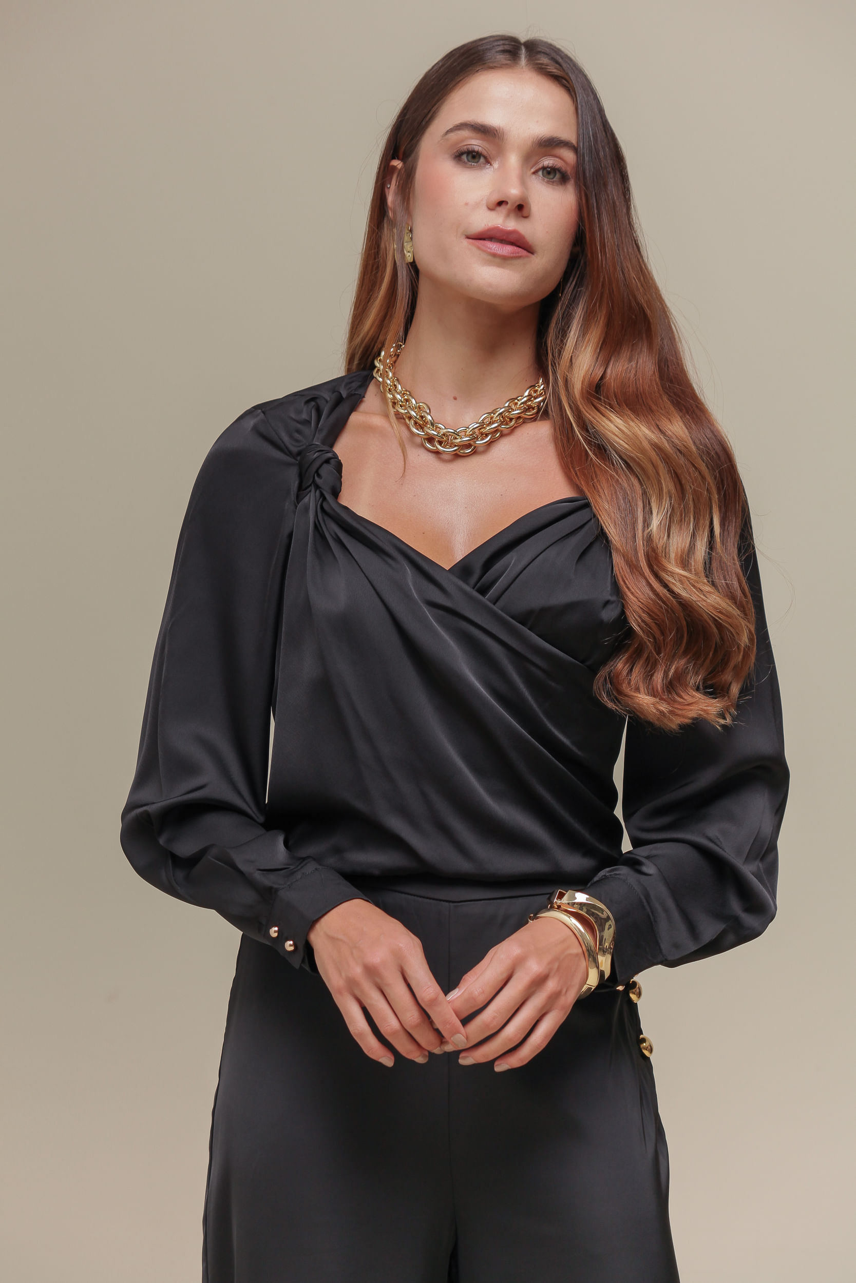 9036506 - Blusa Manga Longa Detalhe Torção  PRETO