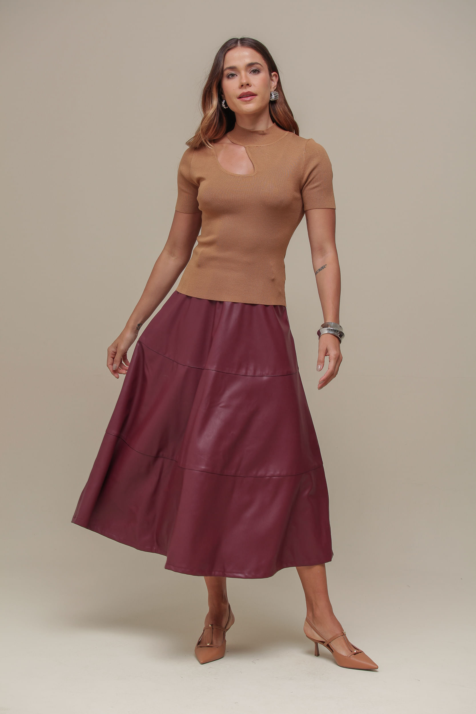 9036416 - Blusa Tricô Decote Assimétrico CAMEL 9036416 - Blusa Tricô Decote Assimétrico CAMEL