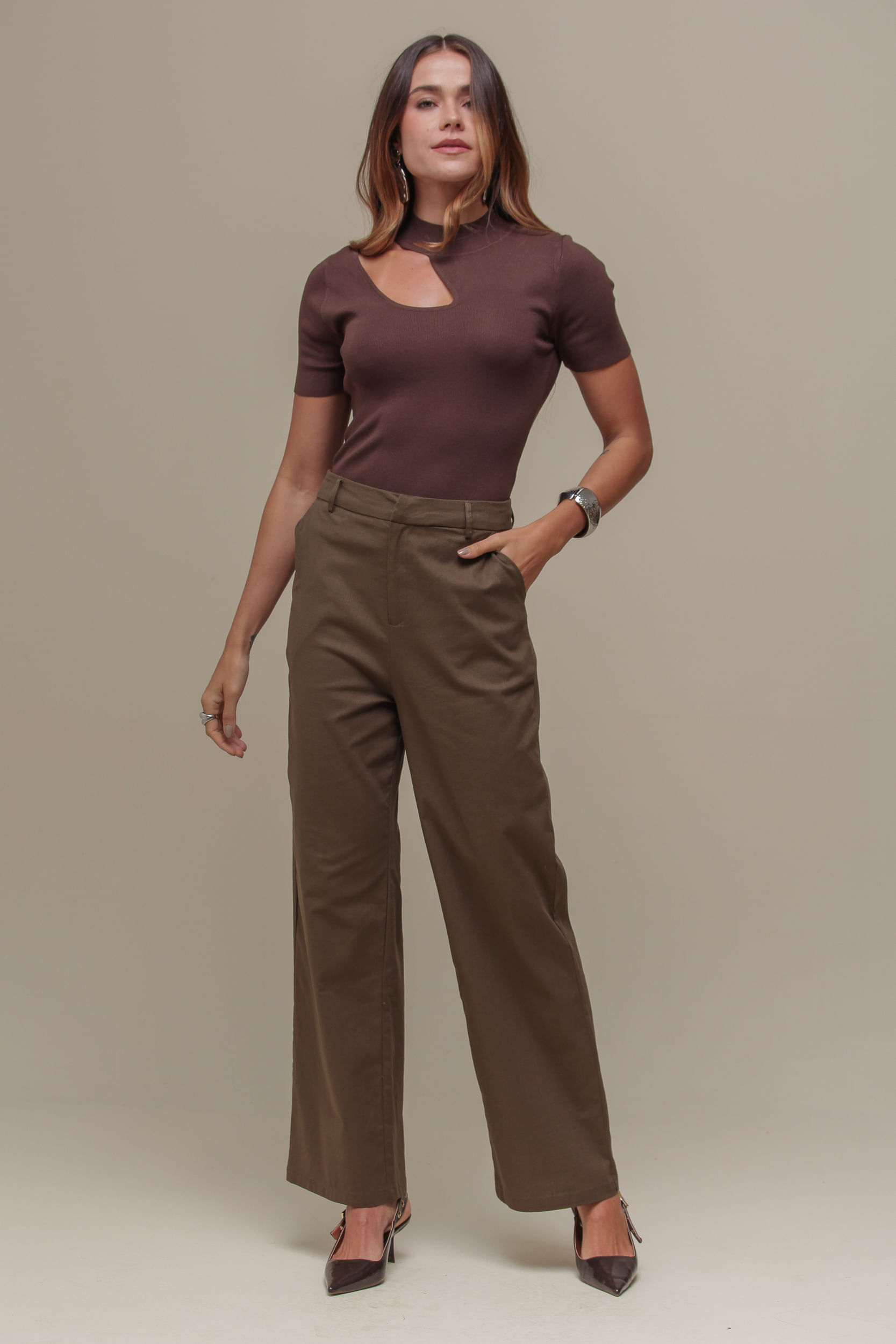 9036799 - Calça Reta Linho  VERDE MILITAR