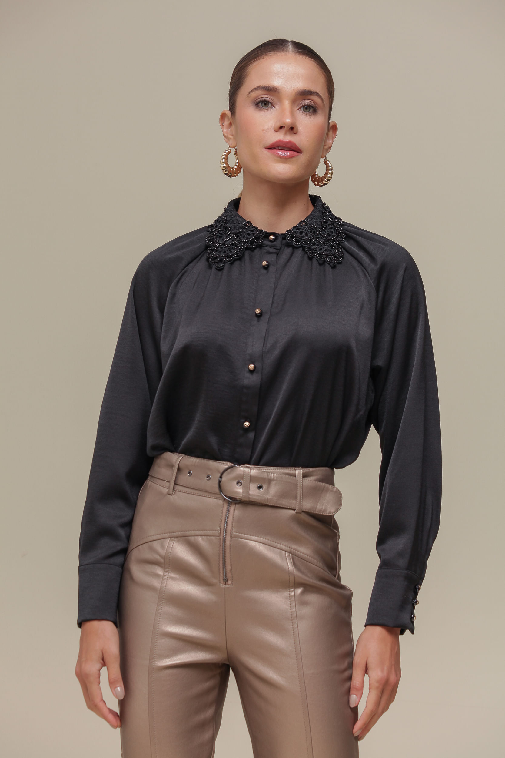 9036566 - Camisa Social Renda na Gola  PRETO
