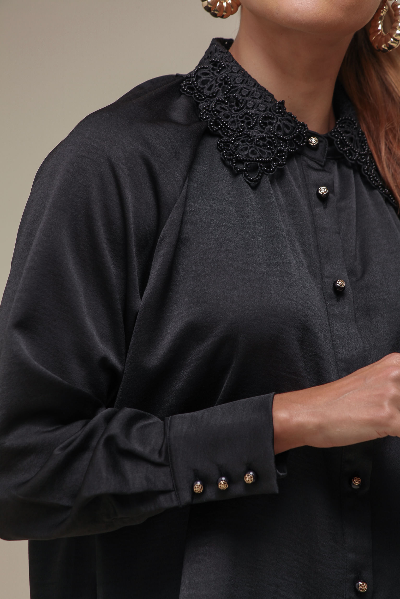 9036566 - Camisa Social Renda na Gola PRETO 9036566 - Camisa Social Renda na Gola PRETO