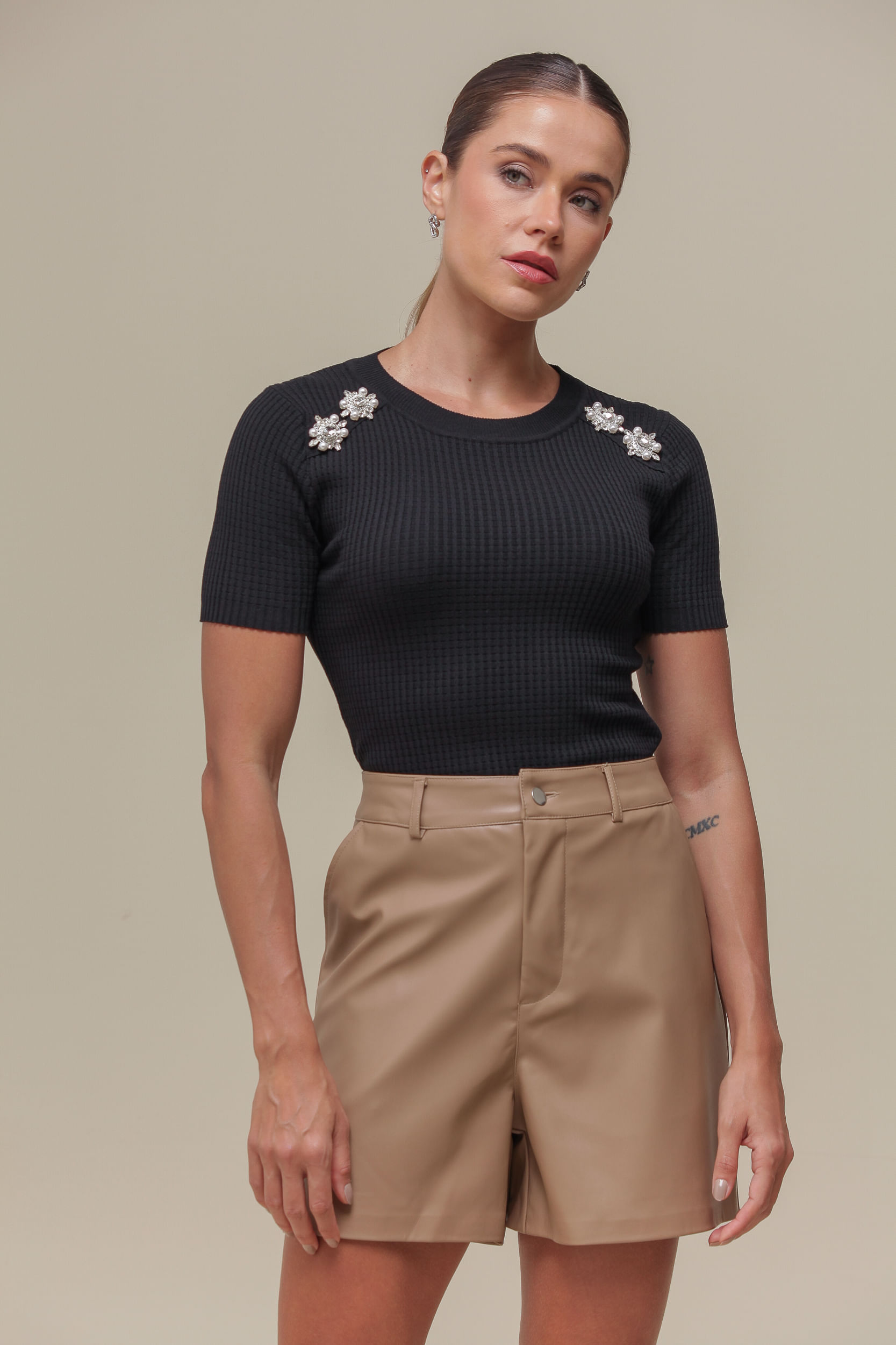 9036584 - Blusa Tricô Detalhe Pedras  PRETO
