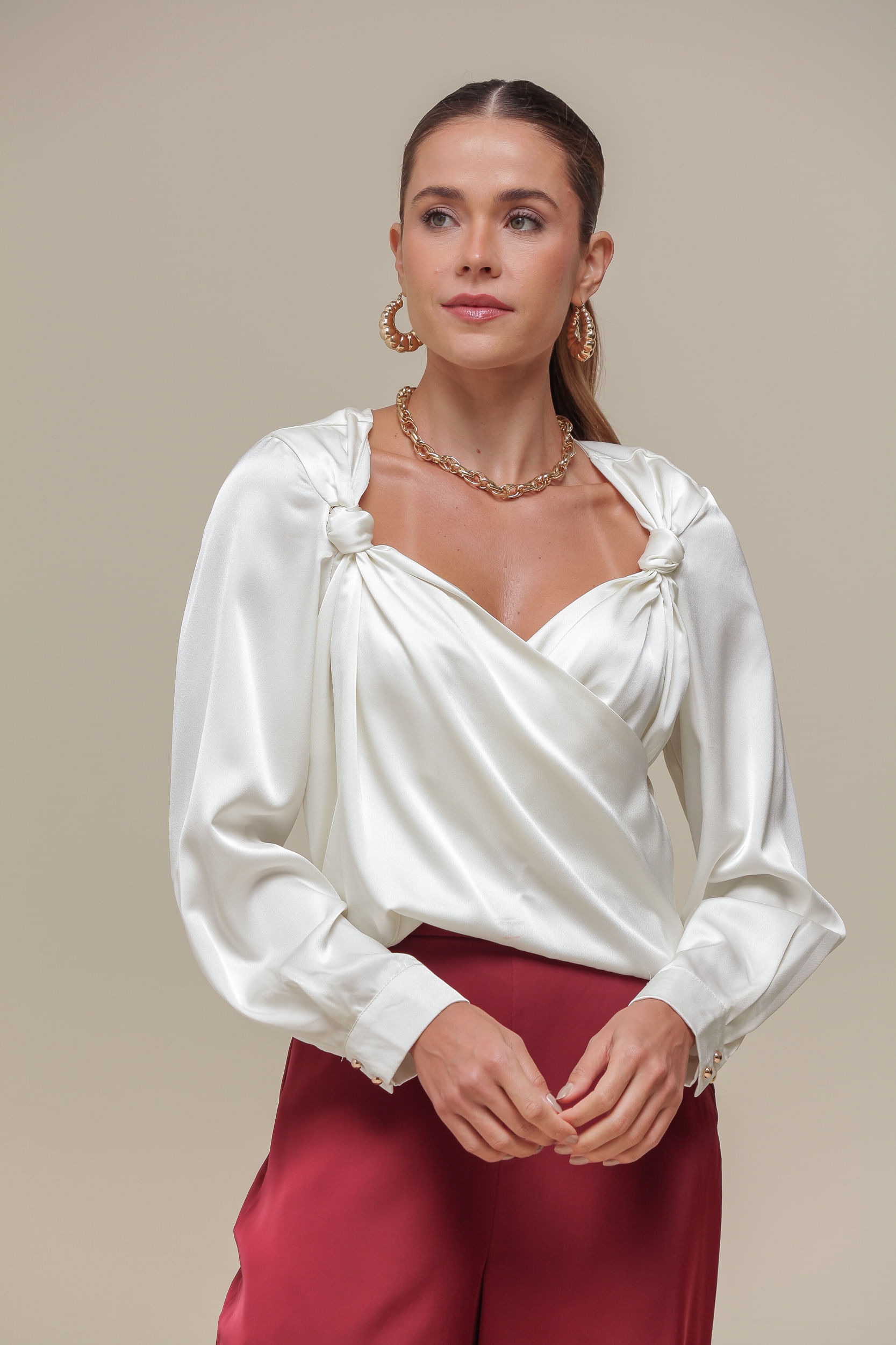 9036506 - Blusa Manga Longa Detalhe Torção  OFF-WHITE