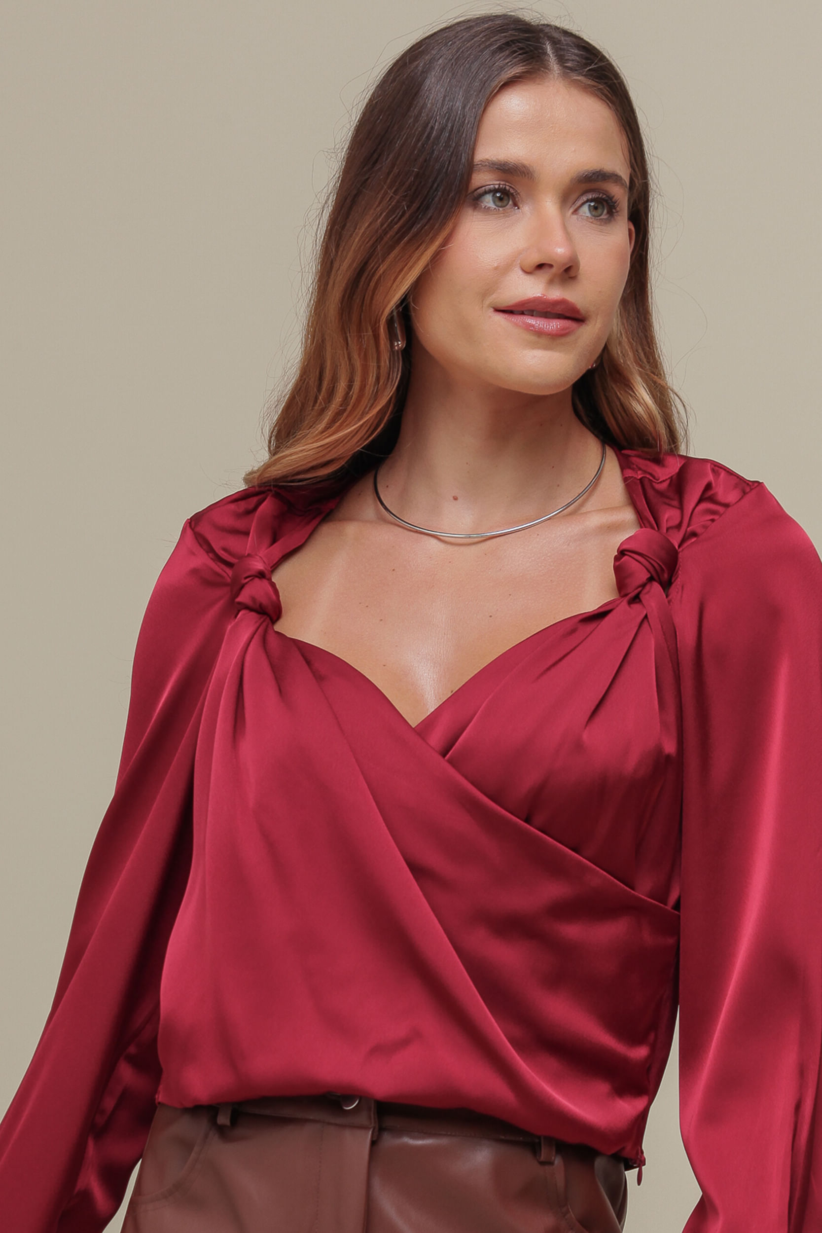 9036506 - Blusa Manga Longa Detalhe Torção CEREJA 9036506 - Blusa Manga Longa Detalhe Torção CEREJA