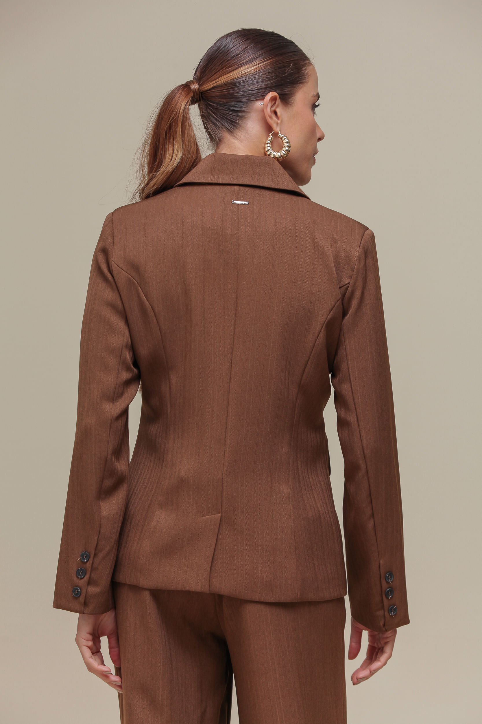 9036795 - Blazer em alfaiataria Rica de Giz MARROM