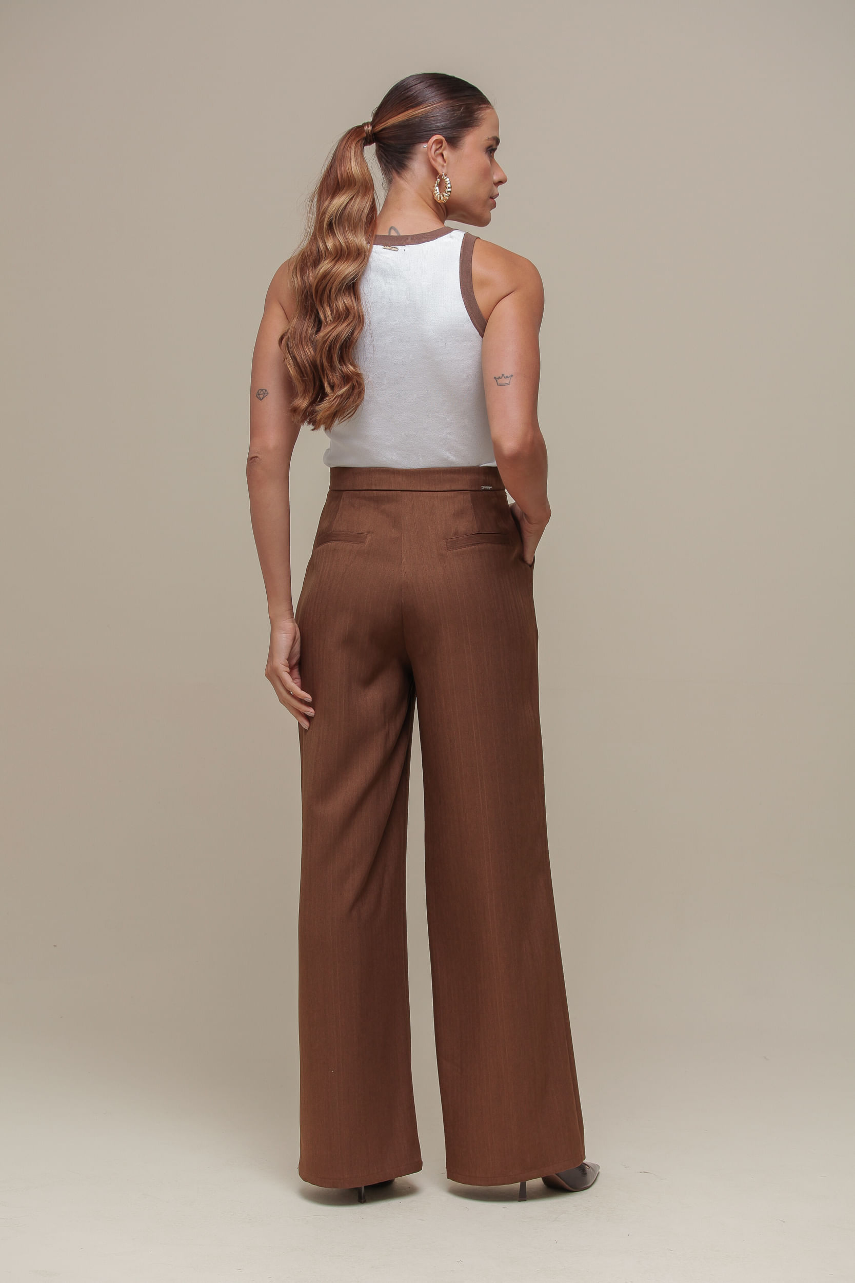 9036794 - Calça Pantalona Alfaiataria MARROM