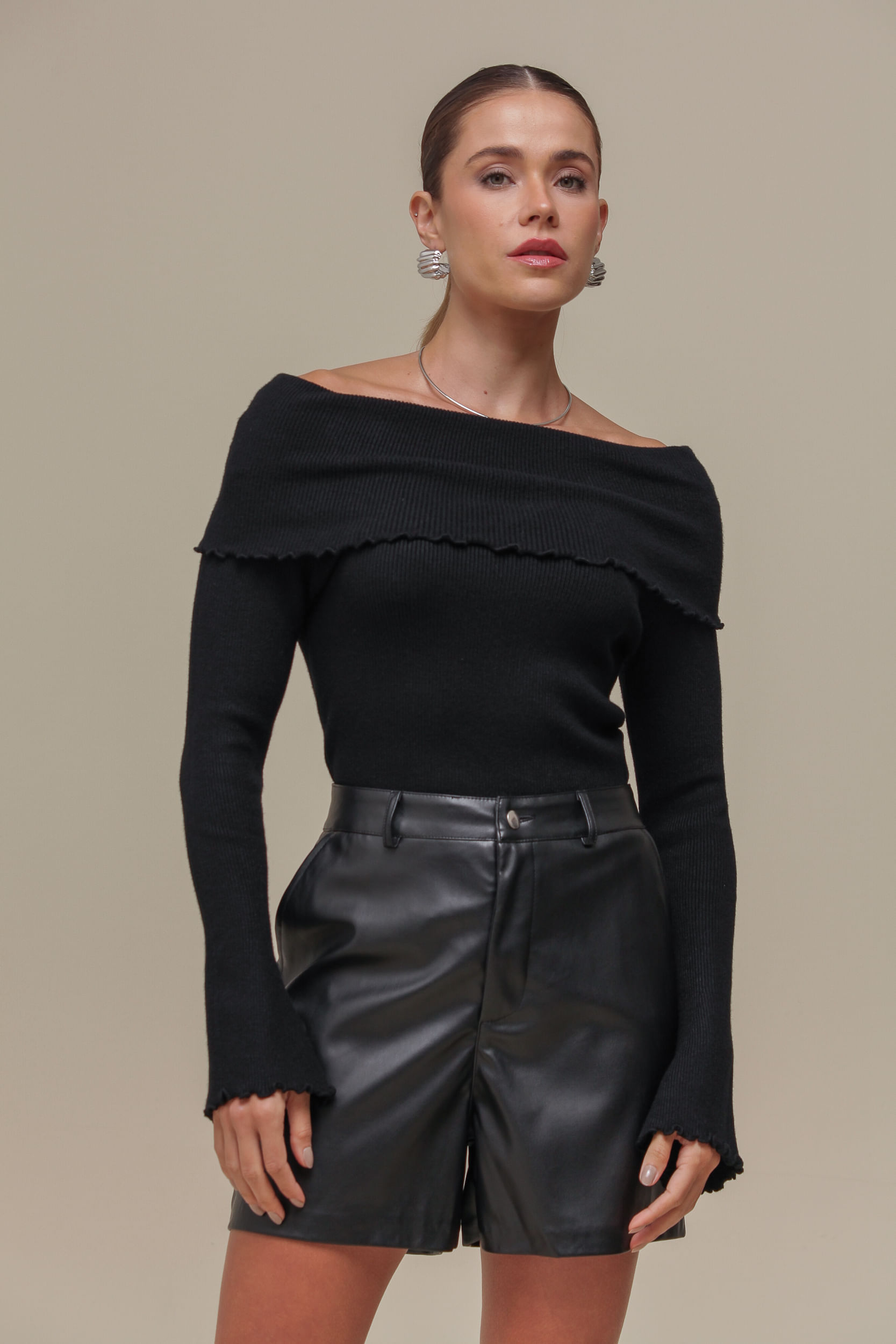 9036744 - Blusa Tricô Assimétrica Ombro a Ombro PRETO
