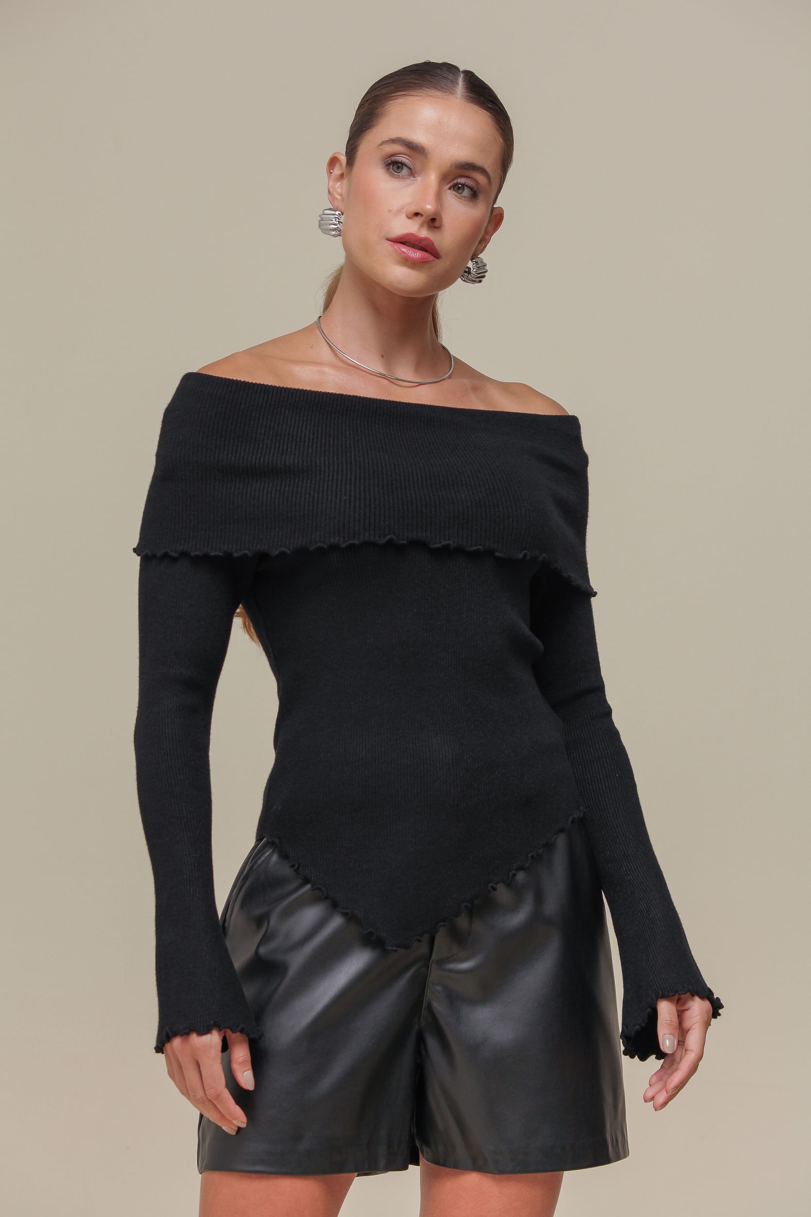 9036744 - Blusa Tricô Assimétrica Ombro a Ombro PRETO 9036744 - Blusa Tricô Assimétrica Ombro a Ombro PRETO