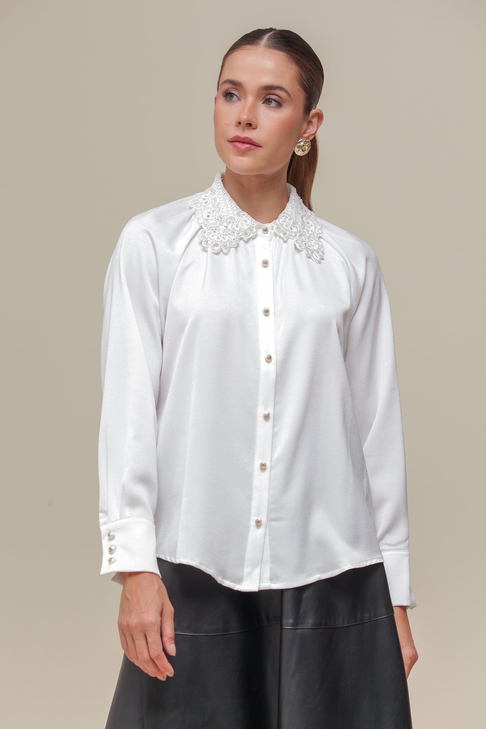 9036566 - Camisa Social Renda na Gola  OFF-WHITE