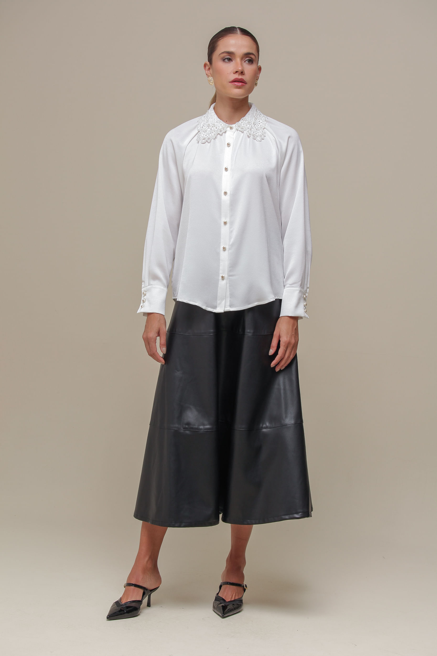 9036566 - Camisa Social Renda na Gola  OFF-WHITE