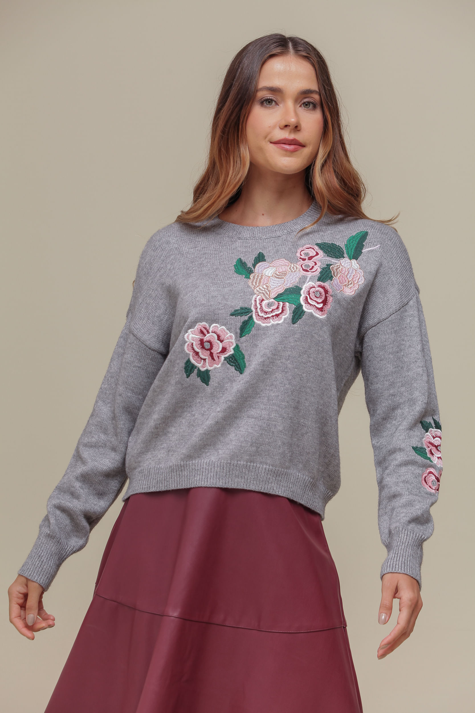 9036574 - Blusa Tricô Bordado Flor CINZA 9036574 - Blusa Tricô Bordado Flor CINZA