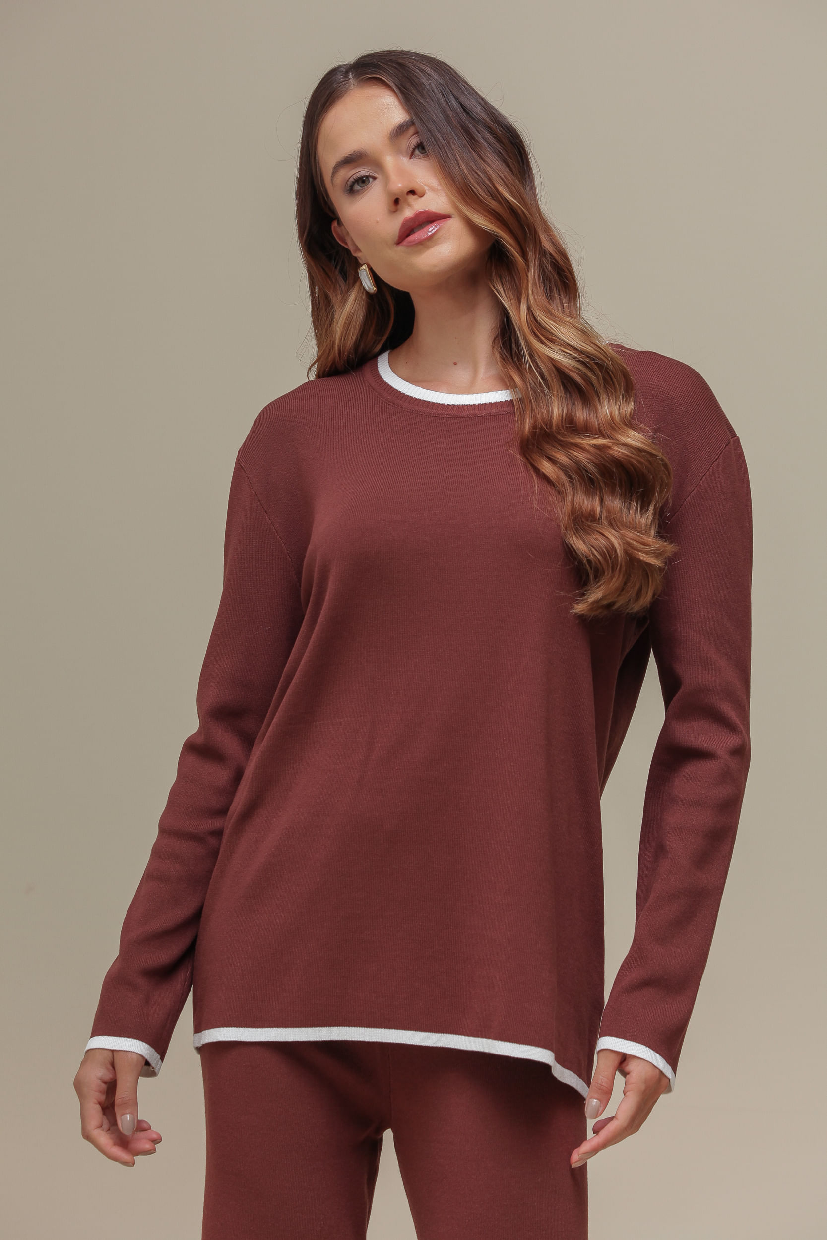 9036748 - Blusa Detalhes Bicolor Ampla  MARROM