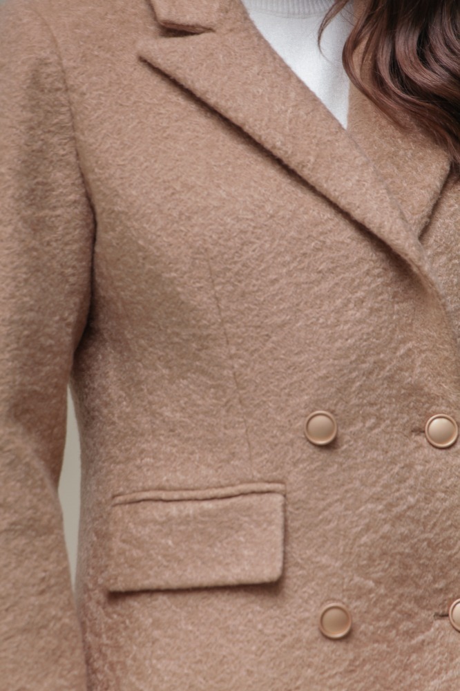 9036636 - Blazer Alongado Lapelas e Bolso BEGE