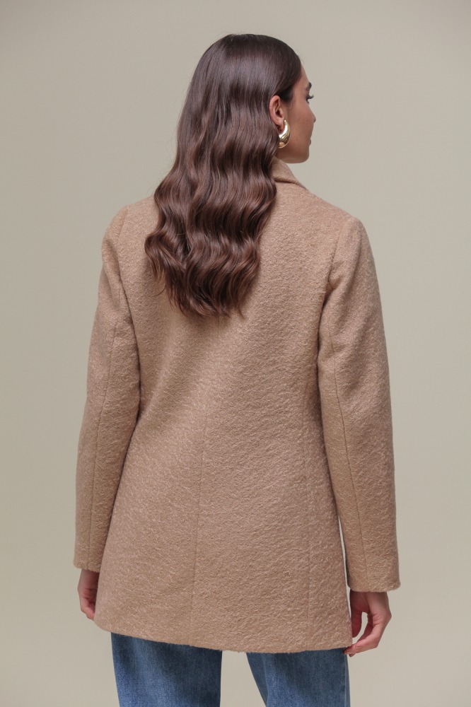 9036636 - Blazer Alongado Lapelas e Bolso BEGE