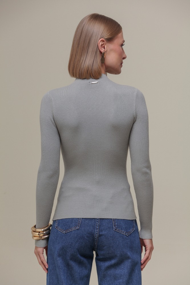 9036398 - Blusa Tricô Gola Alta Decote Assimétrico CINZA 9036398 - Blusa Tricô Gola Alta Decote Assimétrico CINZA
