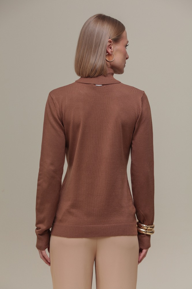 Blusa Tricô Gola Alta MARROM Blusa Tricô Gola Alta MARROM