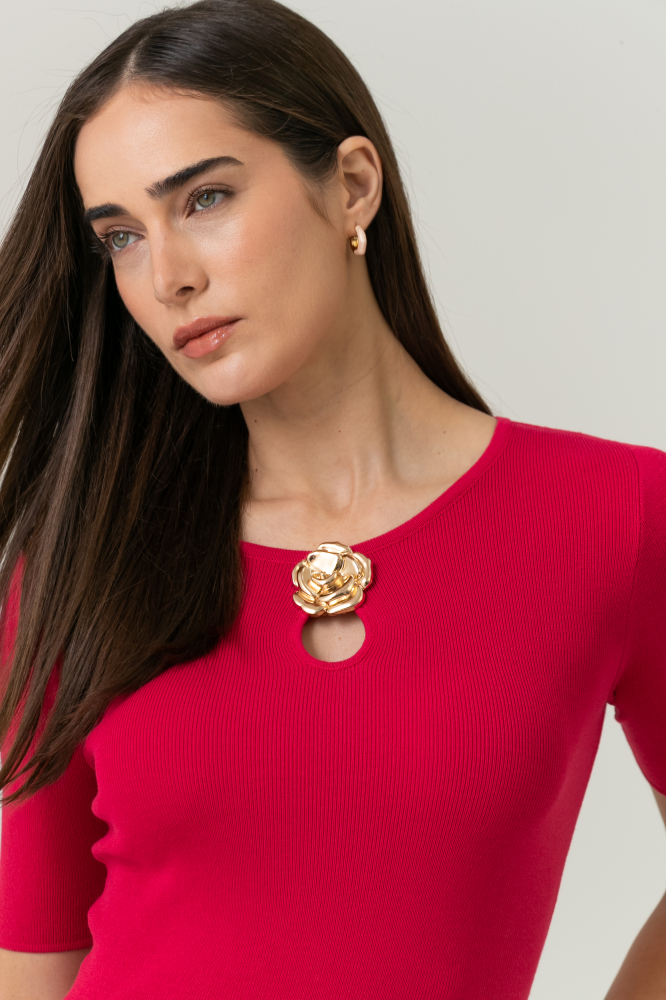 9038829 - Blusa Tricot Manga Curta Aviamento Flor PINK 9038829 - Blusa Tricot Manga Curta Aviamento Flor PINK