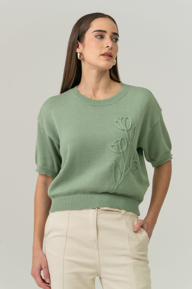 9038712 - Blusa Tricot Manga Curta Flor Bordada VERDE 9038712 - Blusa Tricot Manga Curta Flor Bordada VERDE