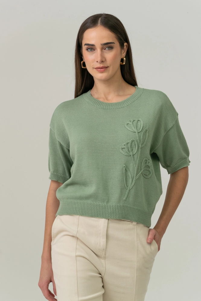 9038712 - Blusa Tricot Manga Curta Flor Bordada VERDE 9038712 - Blusa Tricot Manga Curta Flor Bordada VERDE - Imagem 1