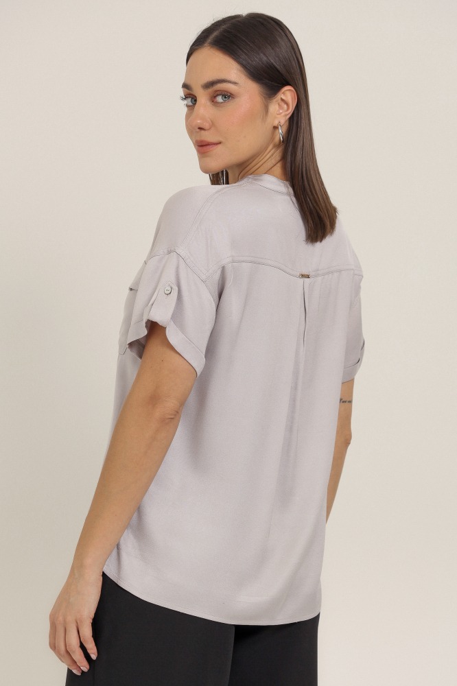 9037002 - Camisa Manga Curta Gola V Com Bolsos CINZA