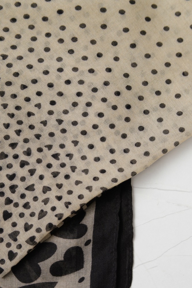 9037286 - Echarpe Coração Romântico (89x182 cm) PRETO 9037286 - Echarpe Coração Romântico (89x182 cm) PRETO