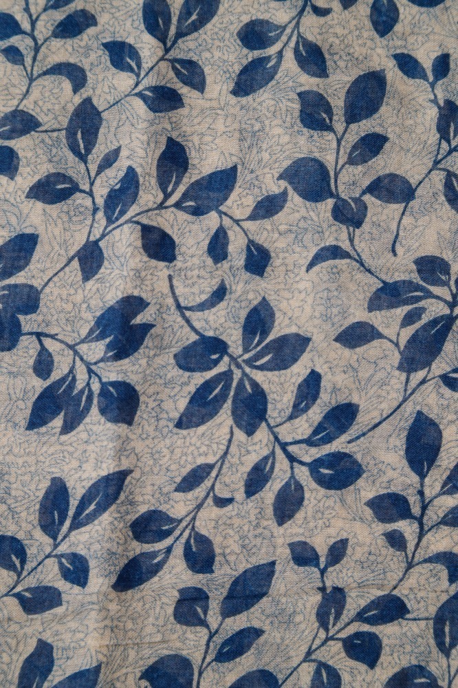 9037287 - Echarpe Delicado Folhas (84x182 cm) AZUL 9037287 - Echarpe Delicado Folhas (84x182 cm) AZUL