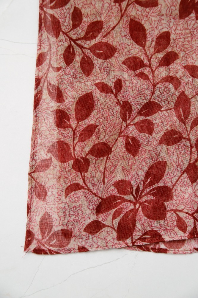9037287 - Echarpe Delicado Folhas (84x182 cm) VERMELHO 9037287 - Echarpe Delicado Folhas (84x182 cm) VERMELHO