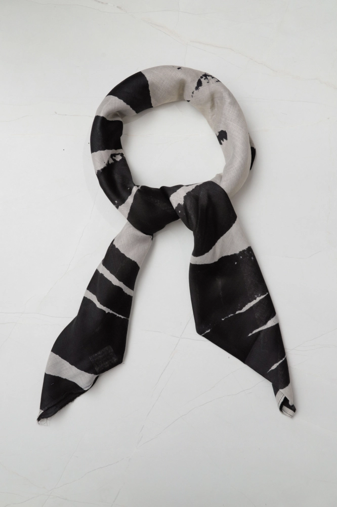 Echarpe Elegante Estampa Zebra (88x178 cm) PRETO