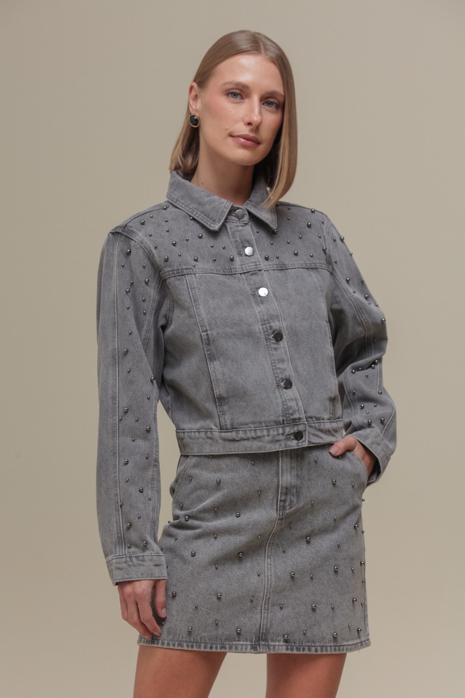 9036489 - Jaqueta Jeans com Rebitos CINZA 9036489 - Jaqueta Jeans com Rebitos CINZA