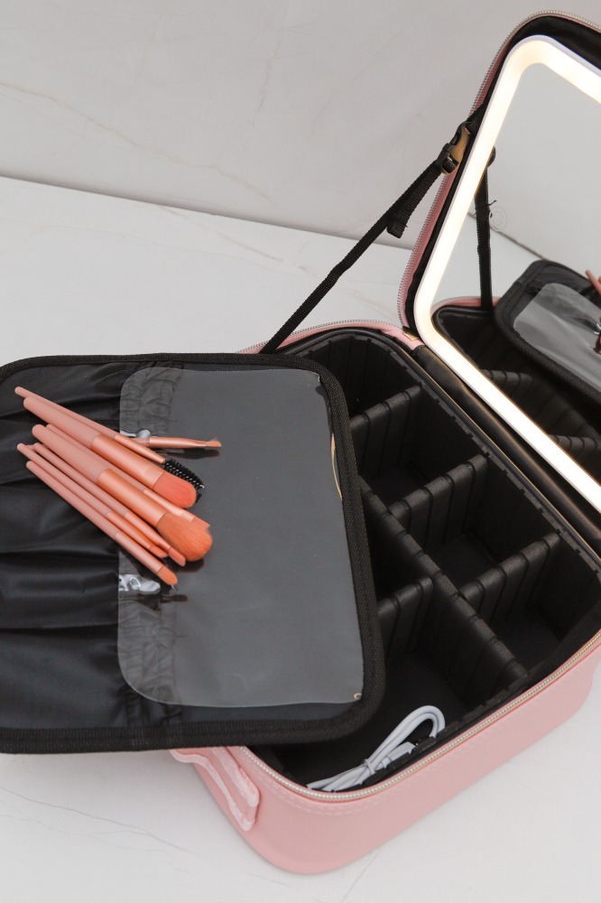 NECESSAIRE COM ESPELHO LED ROSA