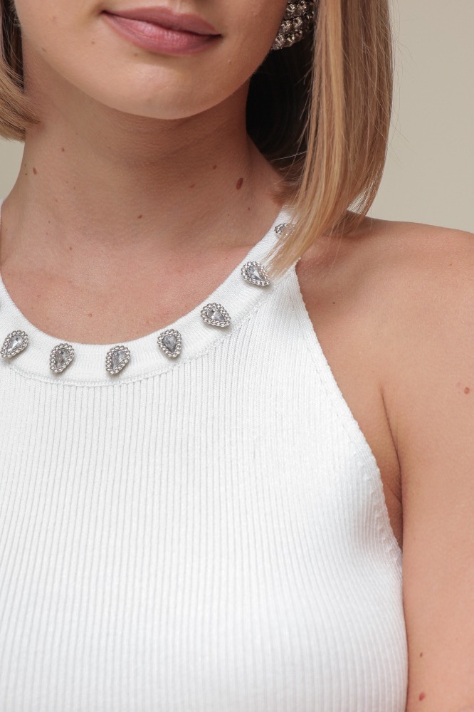 9036774 - Regata Tricô Cava Americana Detalhe Brilhos OFF-WHITE 9036774 - Regata Tricô Cava Americana Detalhe Brilhos OFF-WHITE