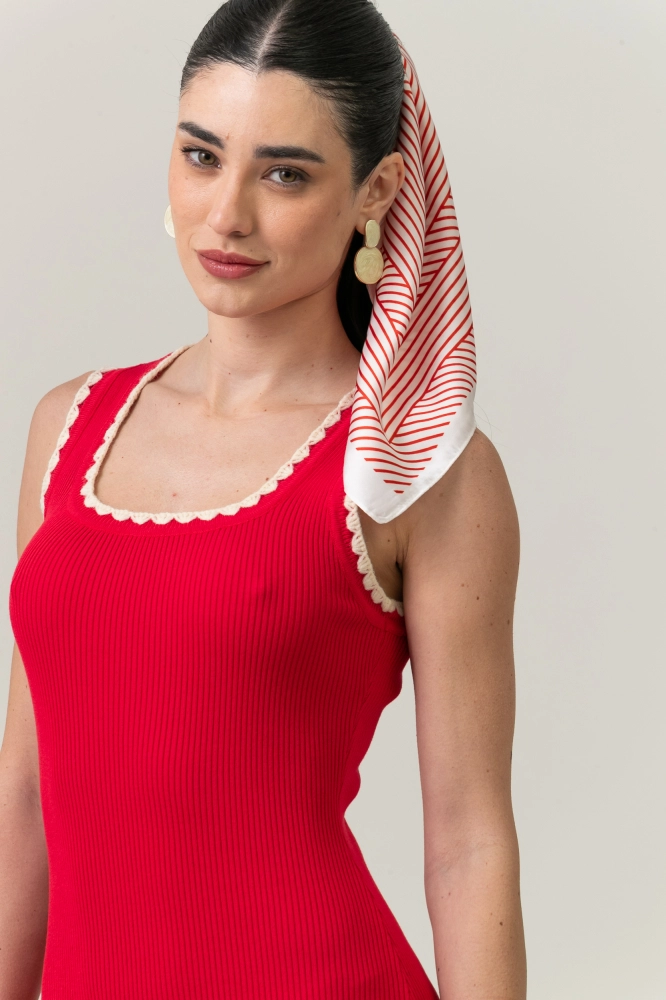 9038846 - Vestido Tricot Bordados Cava E Decote VERMELHO 9038846 - Vestido Tricot Bordados Cava E Decote VERMELHO - Imagem 2